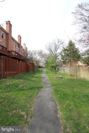 $3,800 | 6423 Little Potters Lane, Alexandria, VA 22310