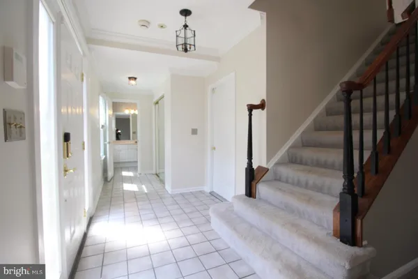 $3,800 | 6423 Little Potters Lane, Alexandria, VA 22310