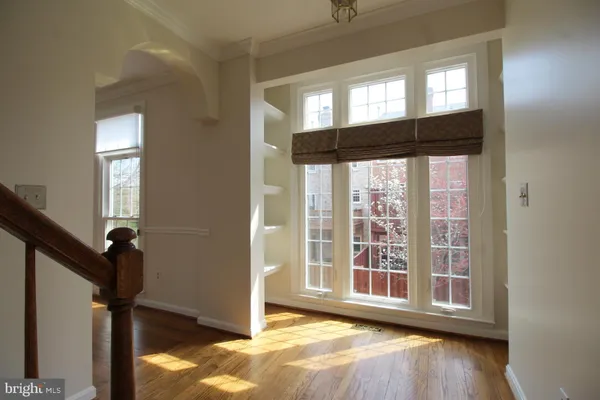 $3,800 | 6423 Little Potters Lane, Alexandria, VA 22310