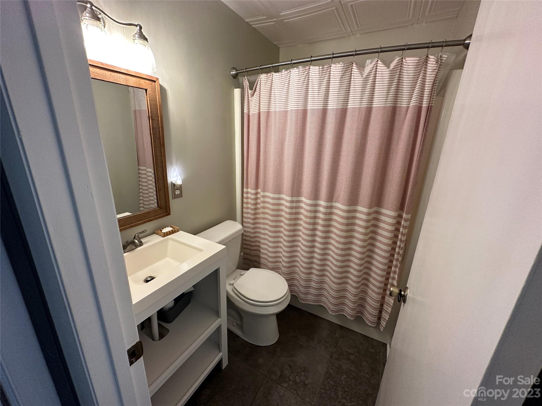 1718 Magnum Road Hickory, NC 28602 - Photo 15 of 30 Gallery Image 15