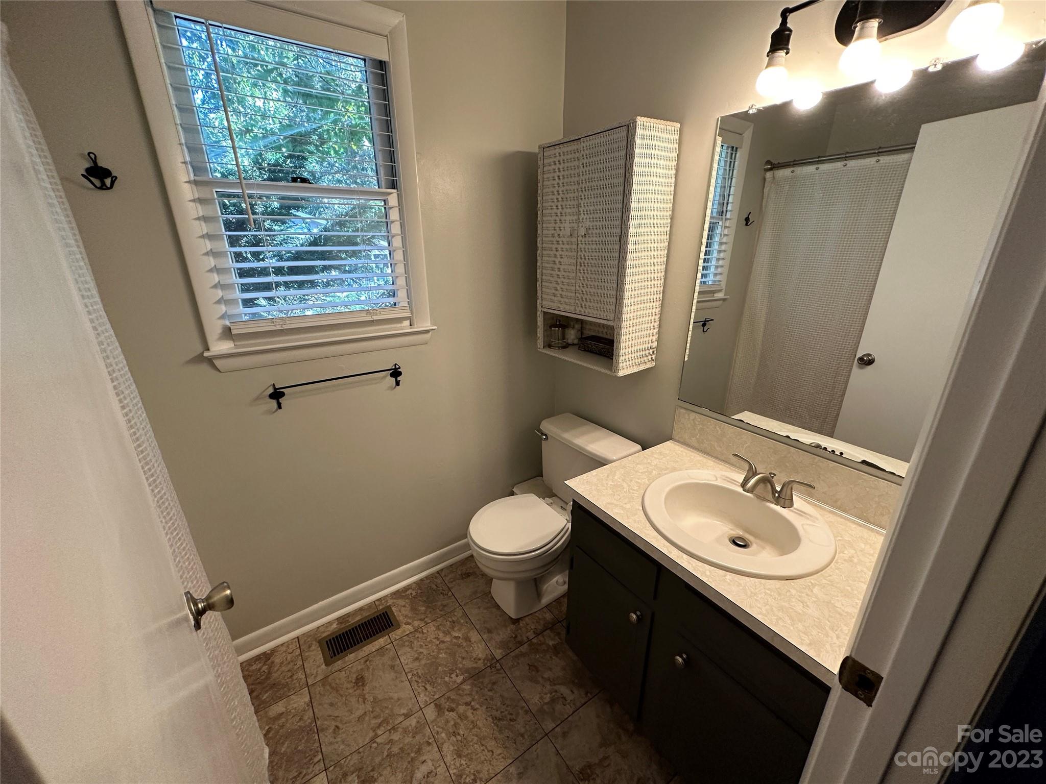 1718 Magnum Road Hickory, NC 28602 - Photo 18 of 30 Gallery Image 18