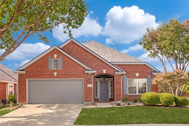a front view of house with yard