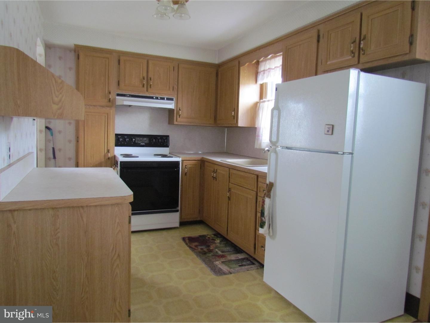 11 Wingert Road Wyomissing, PA 19610 - Photo 8 of 23 Kitchen
