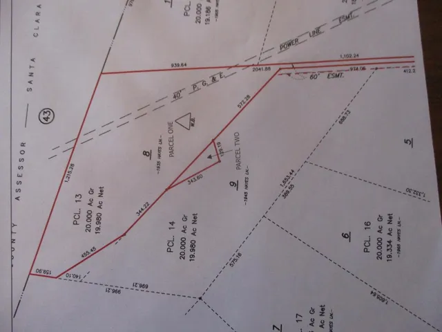 a view of entryway with a front door