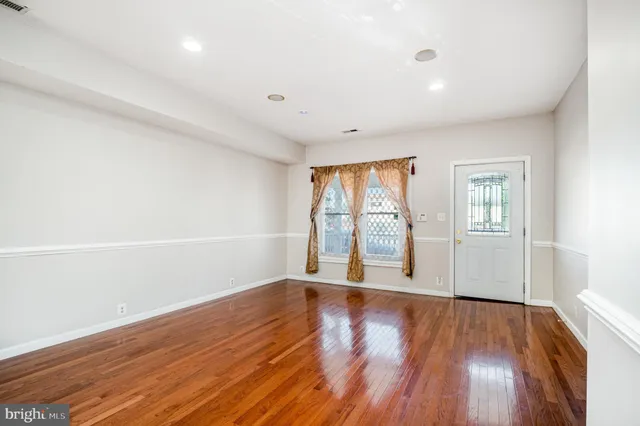 $449,900 | 700 Lafayette Boulevard, Fredericksburg, VA 22401