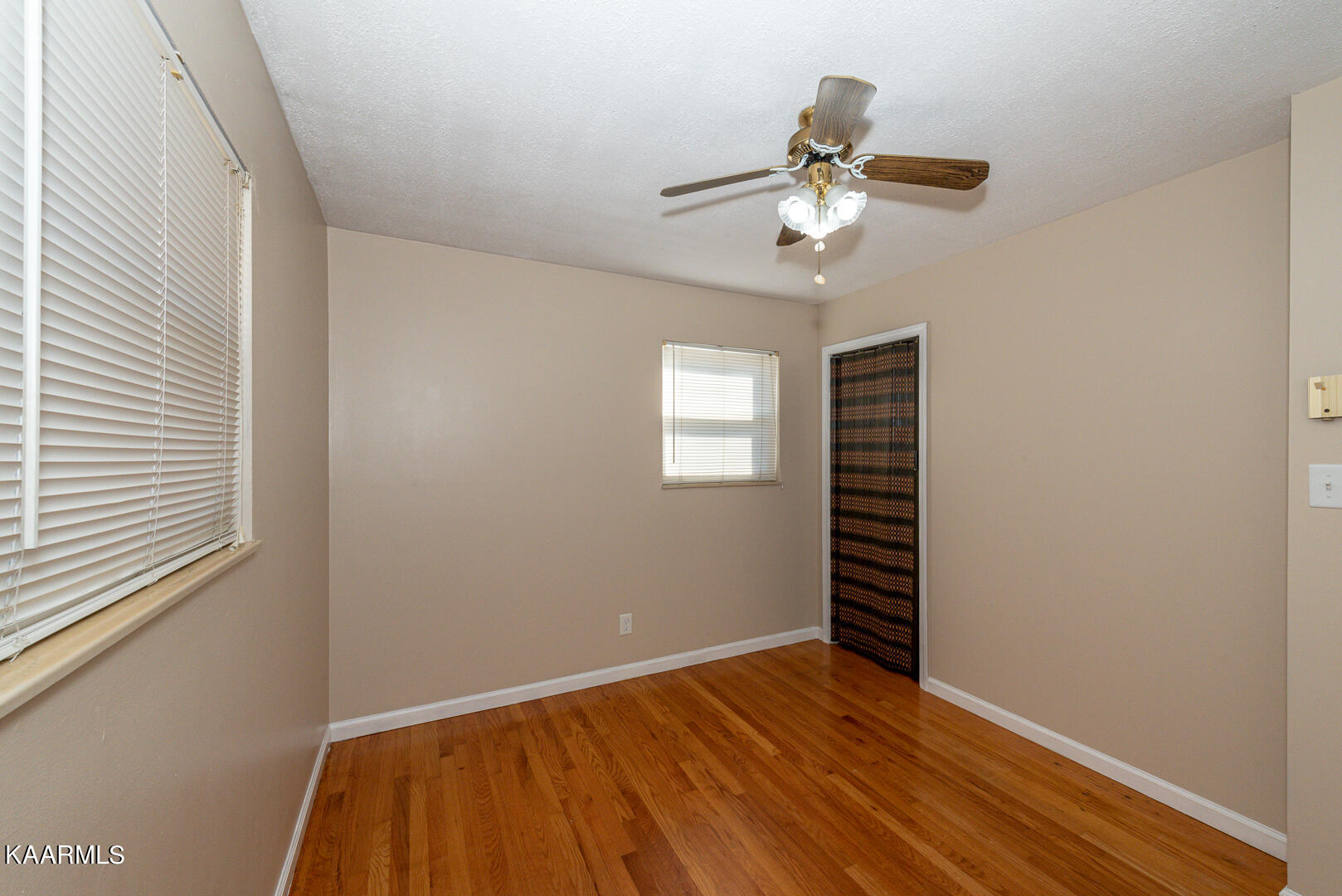 4407 Wells Road Knoxville, TN 37920 - Photo 11 of 31 DSC_1857