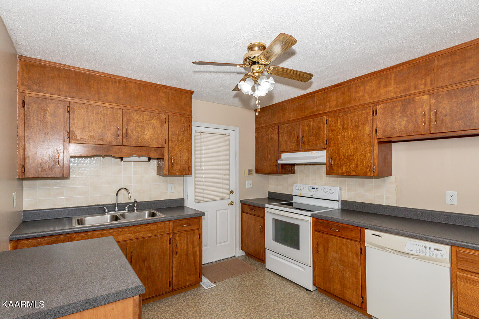 4407 Wells Road Knoxville, TN 37920 - Photo 18 of 31 DSC_1867