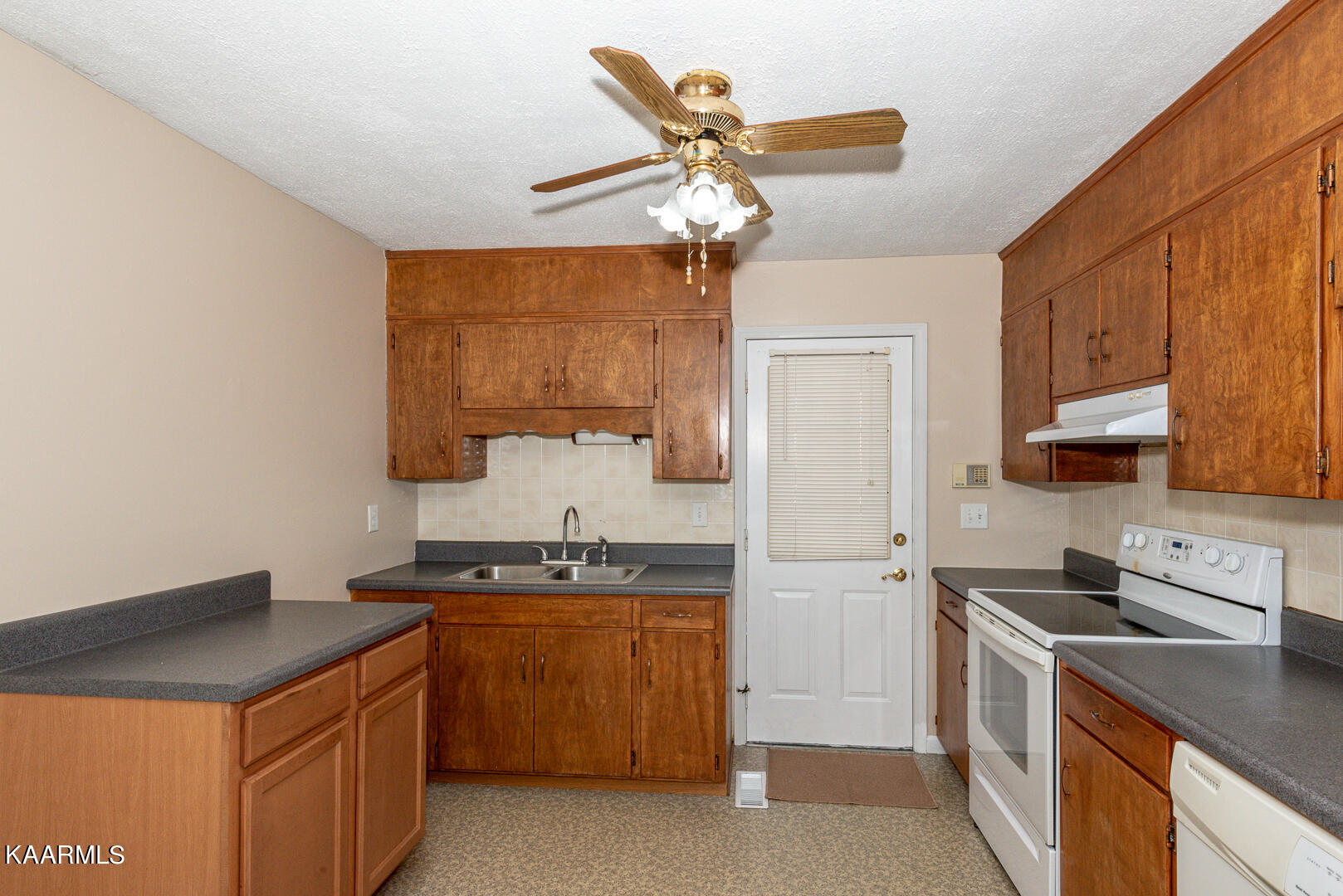 4407 Wells Road Knoxville, TN 37920 - Photo 19 of 31 DSC_1869