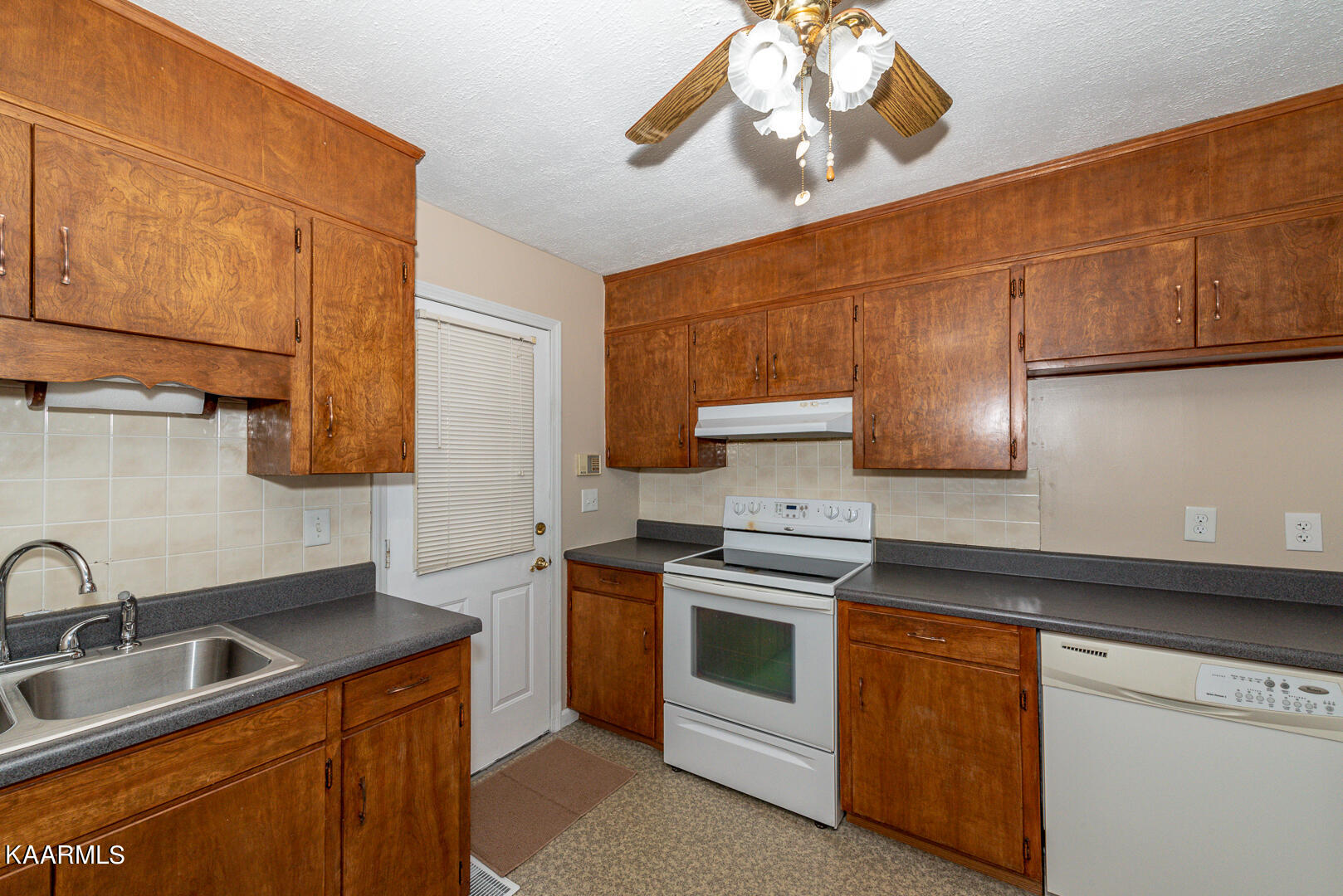 4407 Wells Road Knoxville, TN 37920 - Photo 20 of 31 DSC_1871