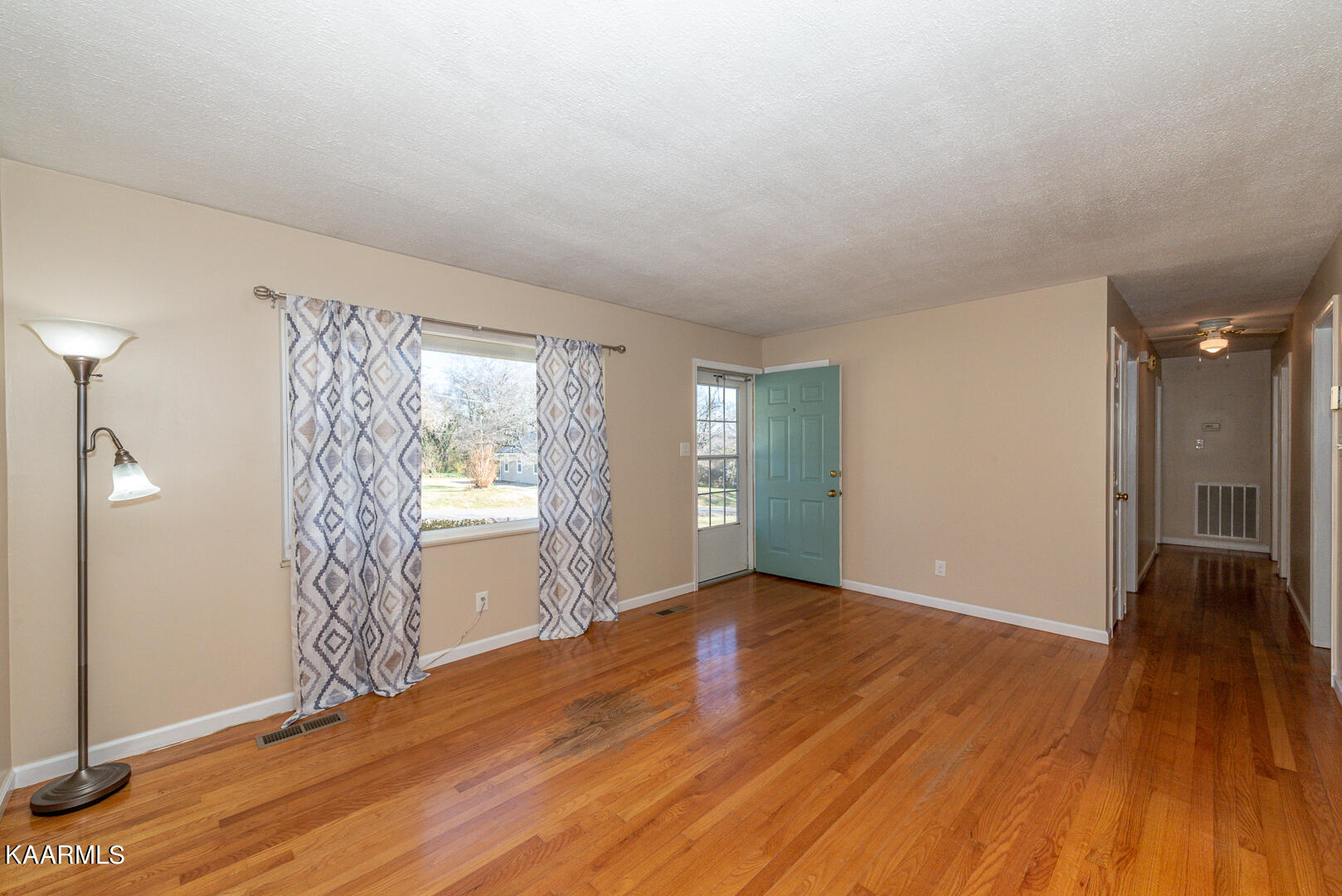 4407 Wells Road Knoxville, TN 37920 - Photo 7 of 31 DSC_1852