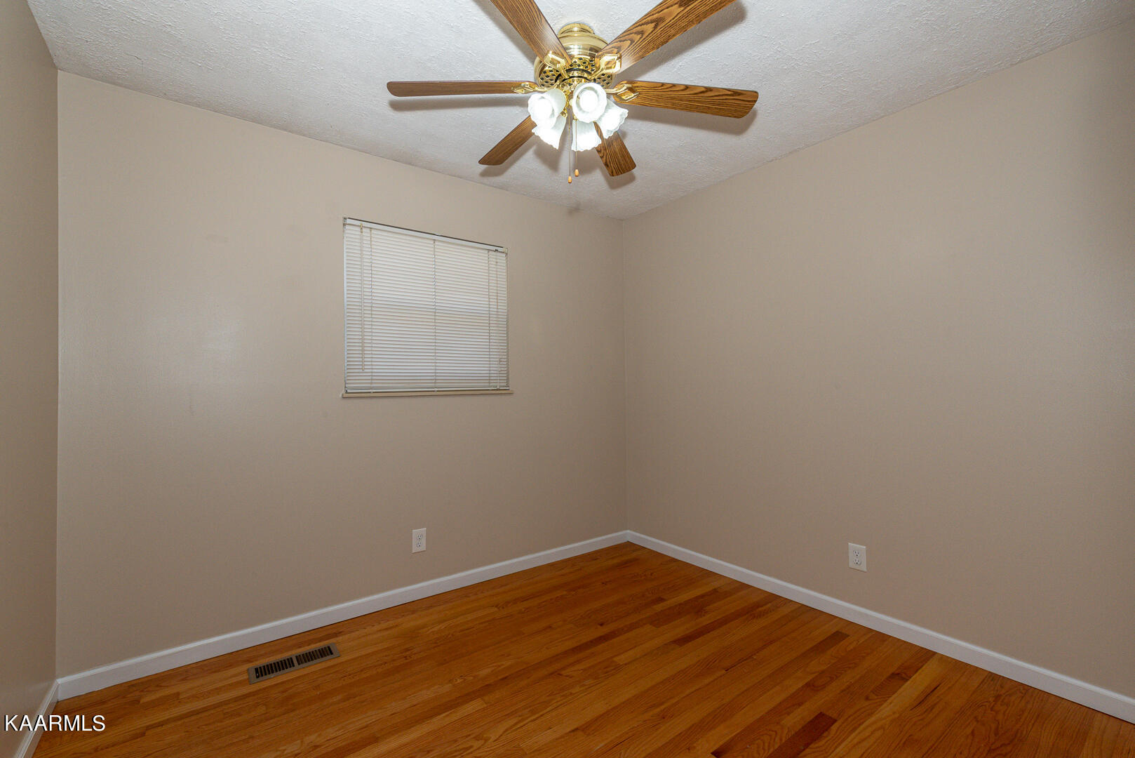4407 Wells Road Knoxville, TN 37920 - Photo 8 of 31 DSC_1854