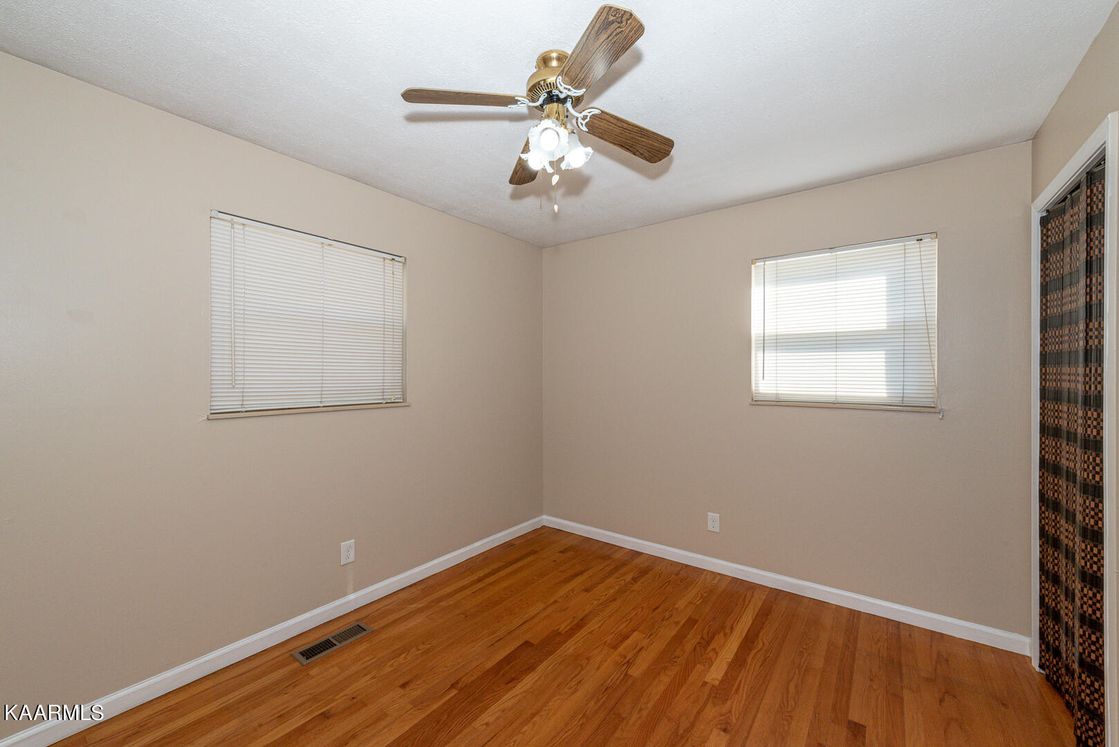 4407 Wells Road Knoxville, TN 37920 - Photo 10 of 31 DSC_1856