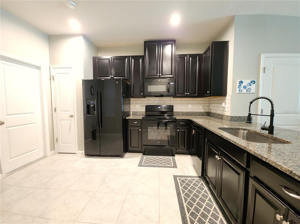 2945 Rambler Ivy Loop Brandon, FL 33510 - Photo 2 of 14