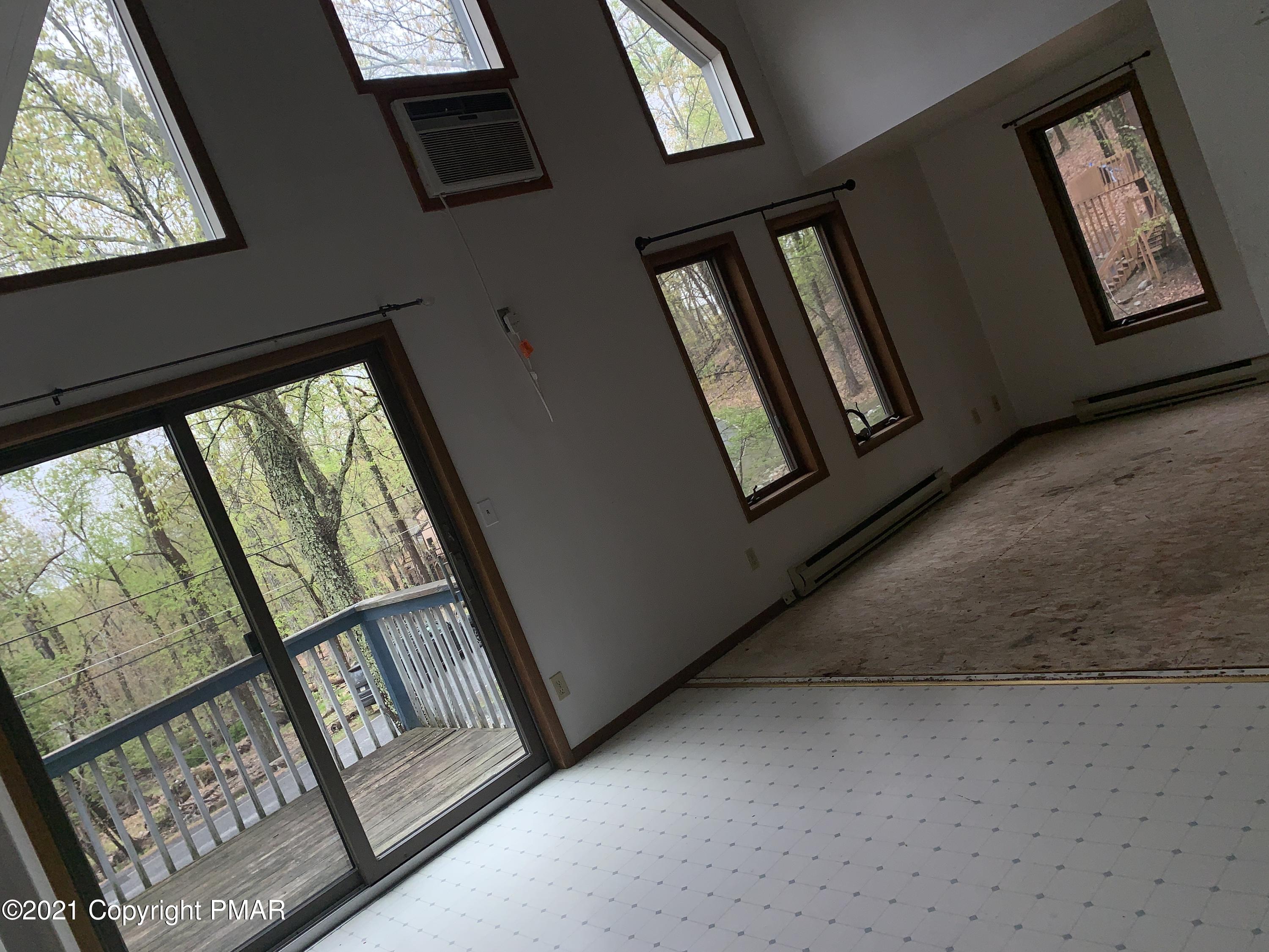 2183 Exeter Way Bushkill, PA 18324 - Photo 11 of 29 Photo May 04, 11 10 39 AM