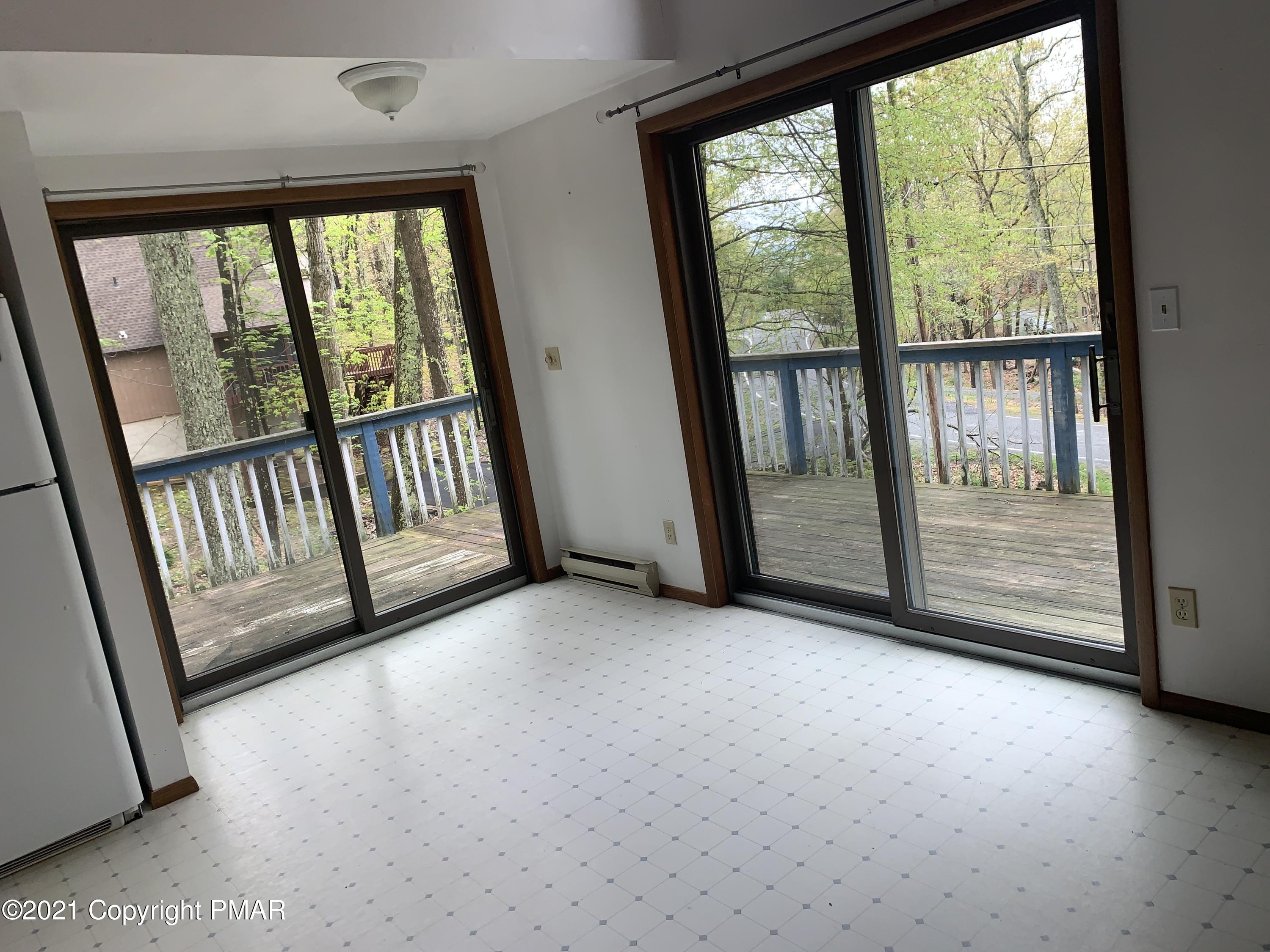 2183 Exeter Way Bushkill, PA 18324 - Photo 10 of 29 Photo May 04, 11 10 22 AM