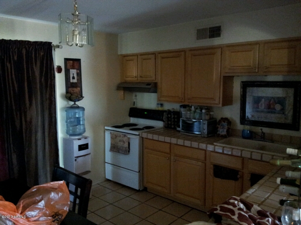 5156 West Granada Road Phoenix, AZ 85035 - Photo 14 of 22 granada kitchen 2