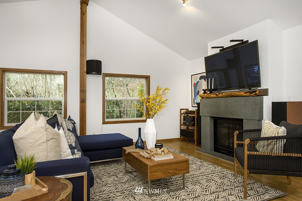 537 30th Avenue East Seattle, WA 98112 - Photo 13 of 37