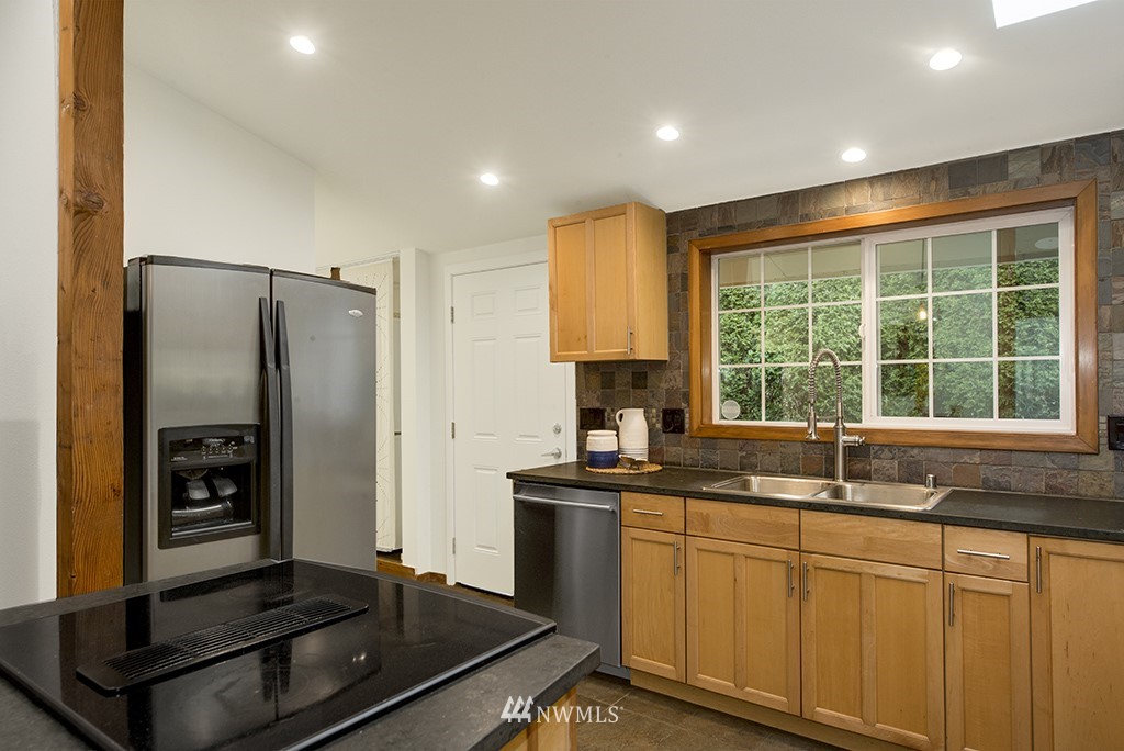 537 30th Avenue East Seattle, WA 98112 - Photo 16 of 37