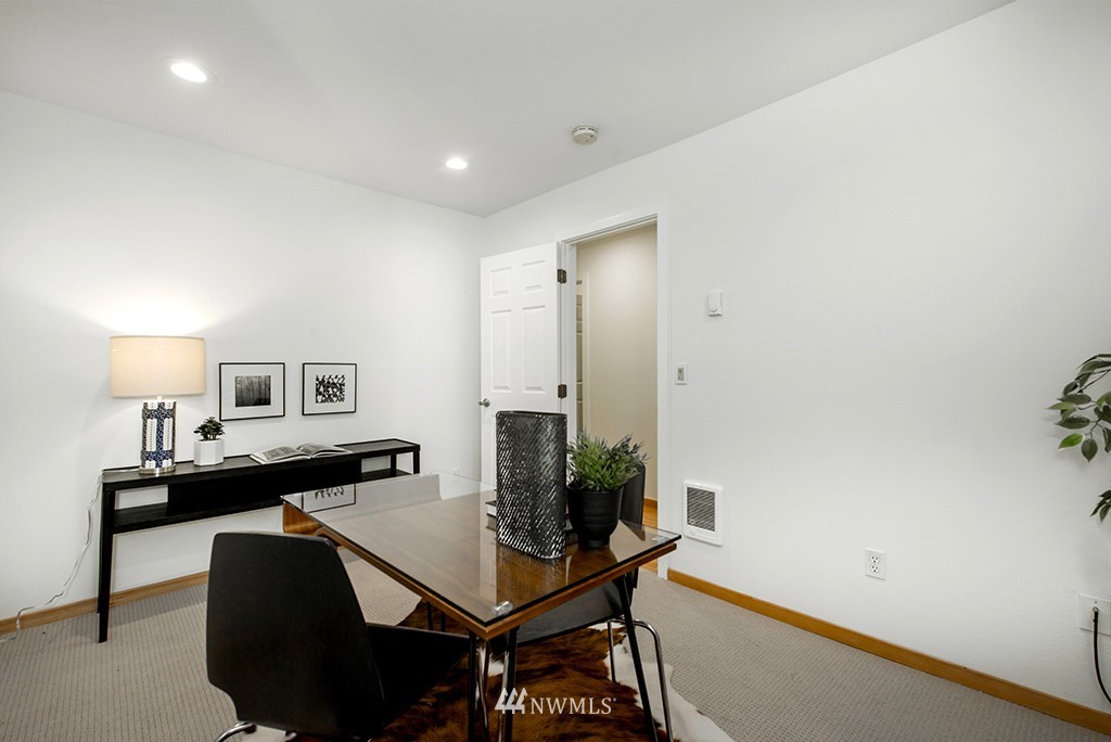 537 30th Avenue East Seattle, WA 98112 - Photo 18 of 37