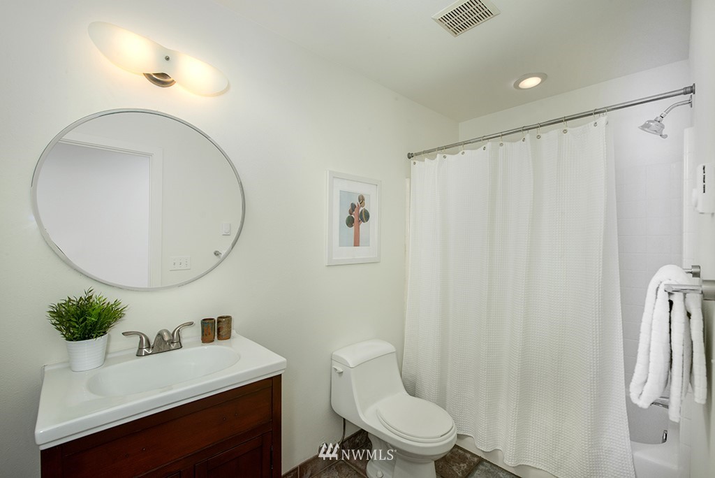 537 30th Avenue East Seattle, WA 98112 - Photo 20 of 37