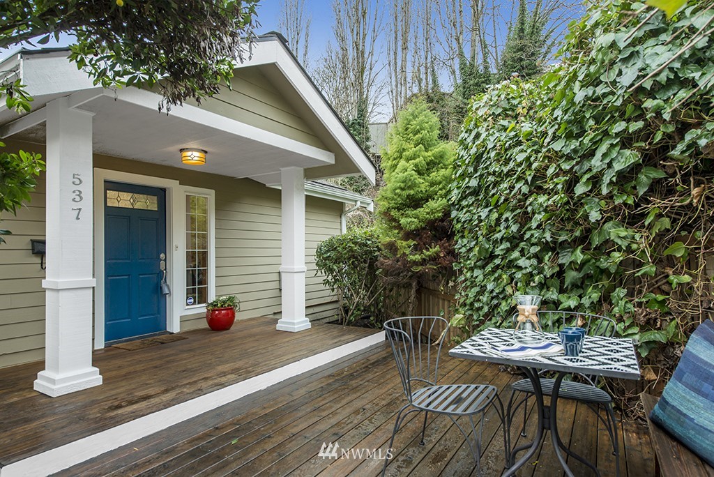 537 30th Avenue East Seattle, WA 98112 - Photo 3 of 37