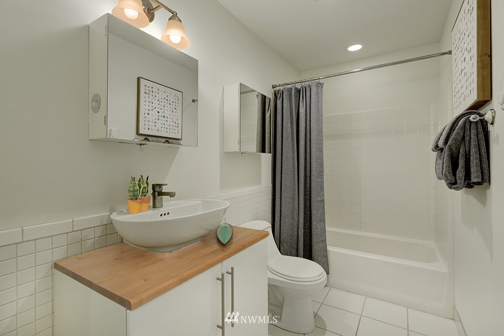 537 30th Avenue East Seattle, WA 98112 - Photo 25 of 37