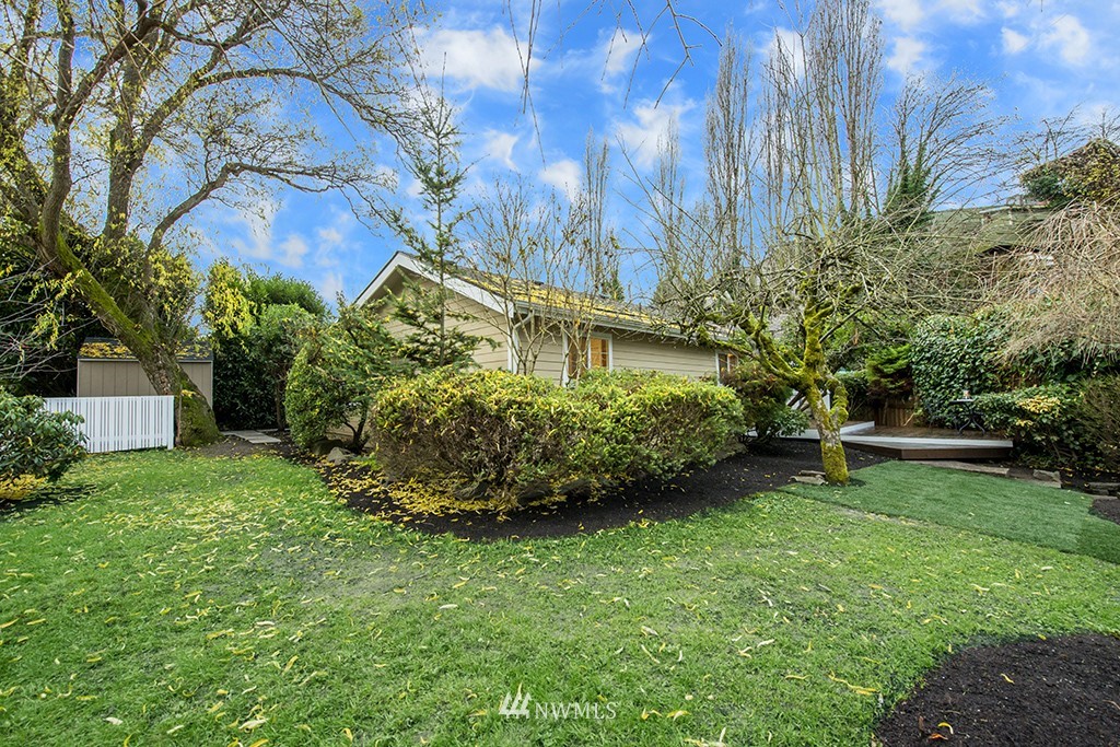 537 30th Avenue East Seattle, WA 98112 - Photo 30 of 37