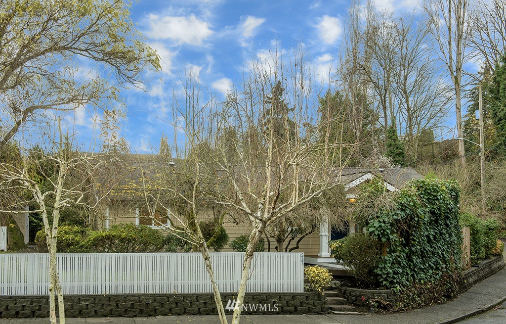 537 30th Avenue East Seattle, WA 98112 - Photo 31 of 37