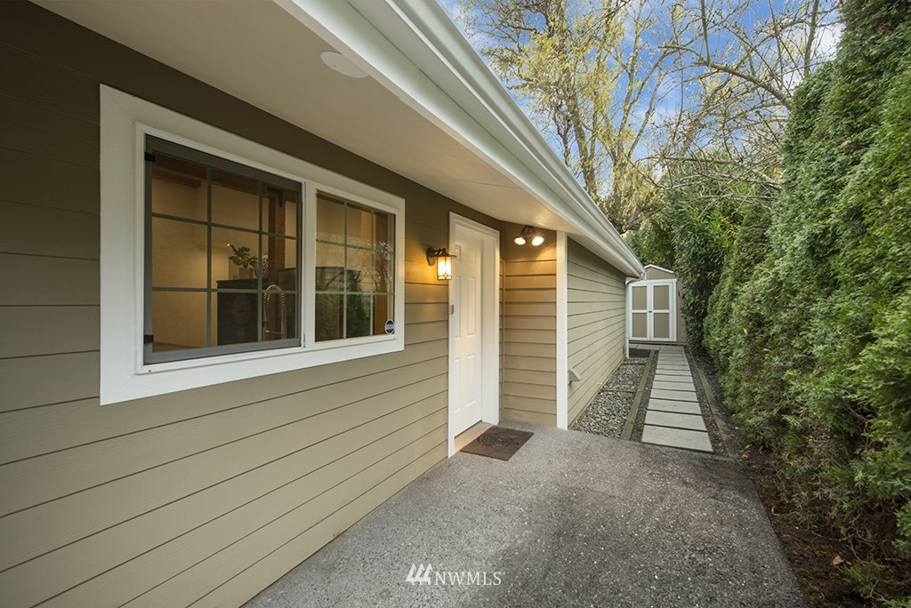 537 30th Avenue East Seattle, WA 98112 - Photo 33 of 37