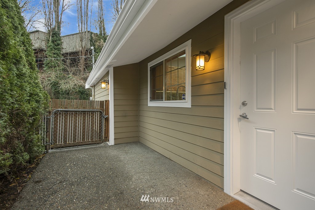 537 30th Avenue East Seattle, WA 98112 - Photo 34 of 37