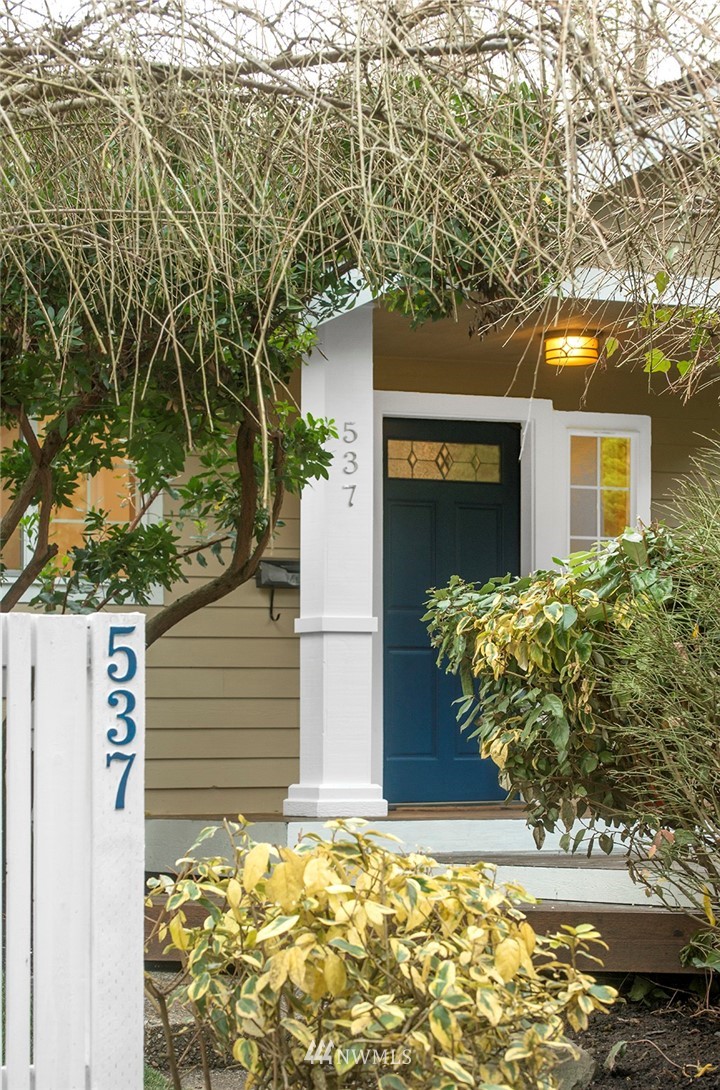 537 30th Avenue East Seattle, WA 98112 - Photo 5 of 37