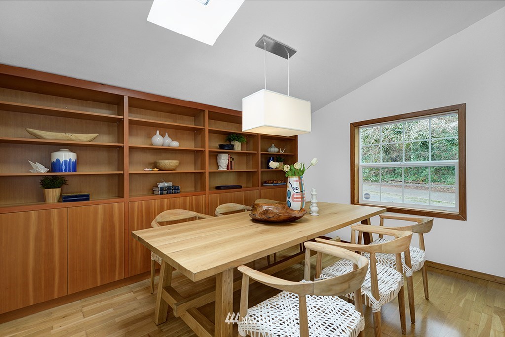 537 30th Avenue East Seattle, WA 98112 - Photo 10 of 37