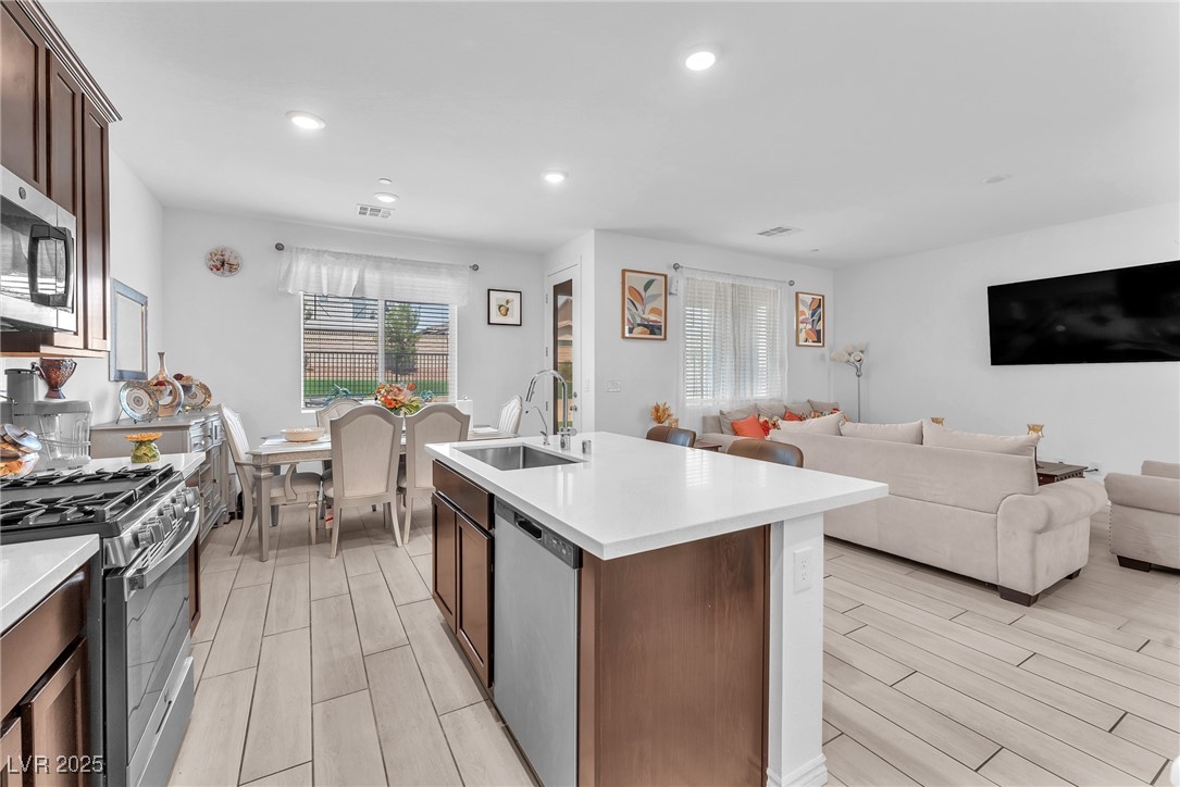 8879 Roadrunner Ravine Street Las Vegas, NV 89166 - Photo 13 of 39