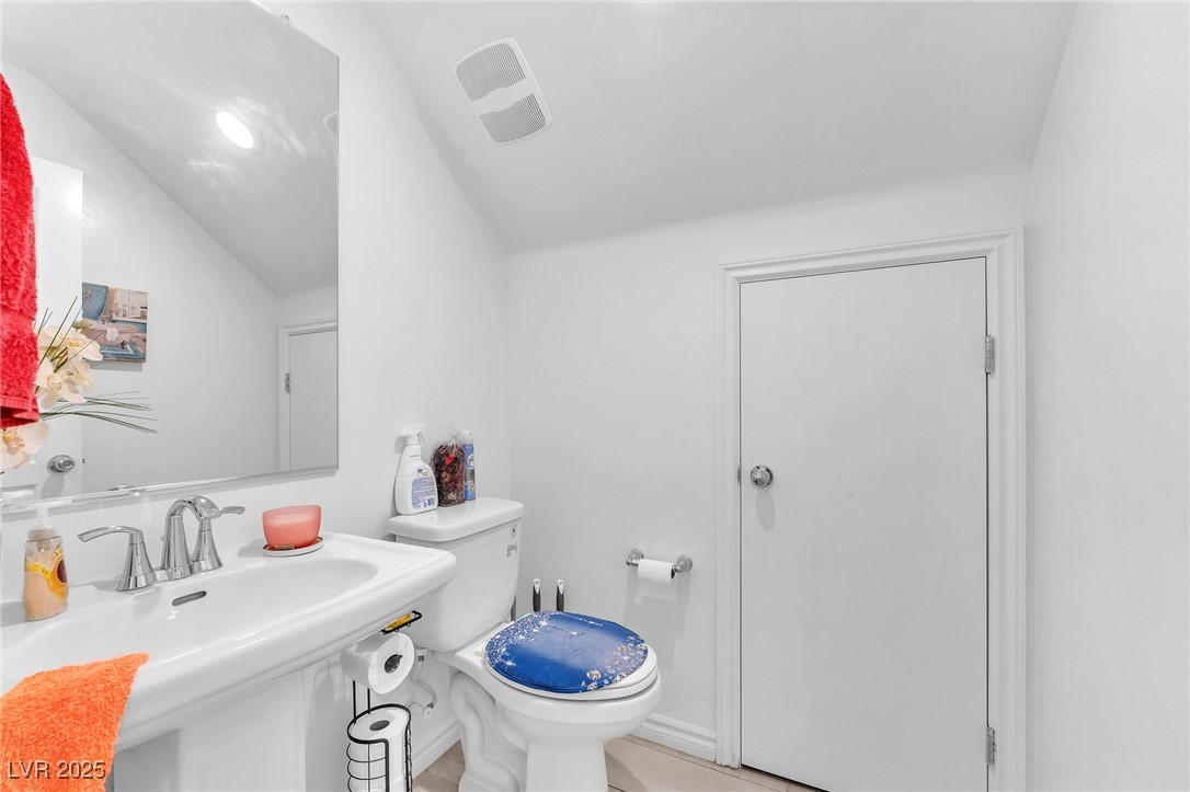 8879 Roadrunner Ravine Street Las Vegas, NV 89166 - Photo 15 of 39