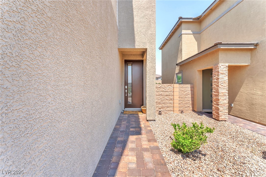 8879 Roadrunner Ravine Street Las Vegas, NV 89166 - Photo 2 of 39