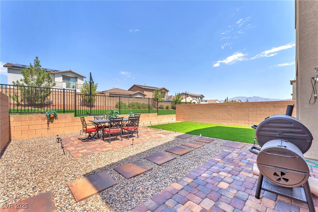 8879 Roadrunner Ravine Street Las Vegas, NV 89166 - Photo 36 of 39
