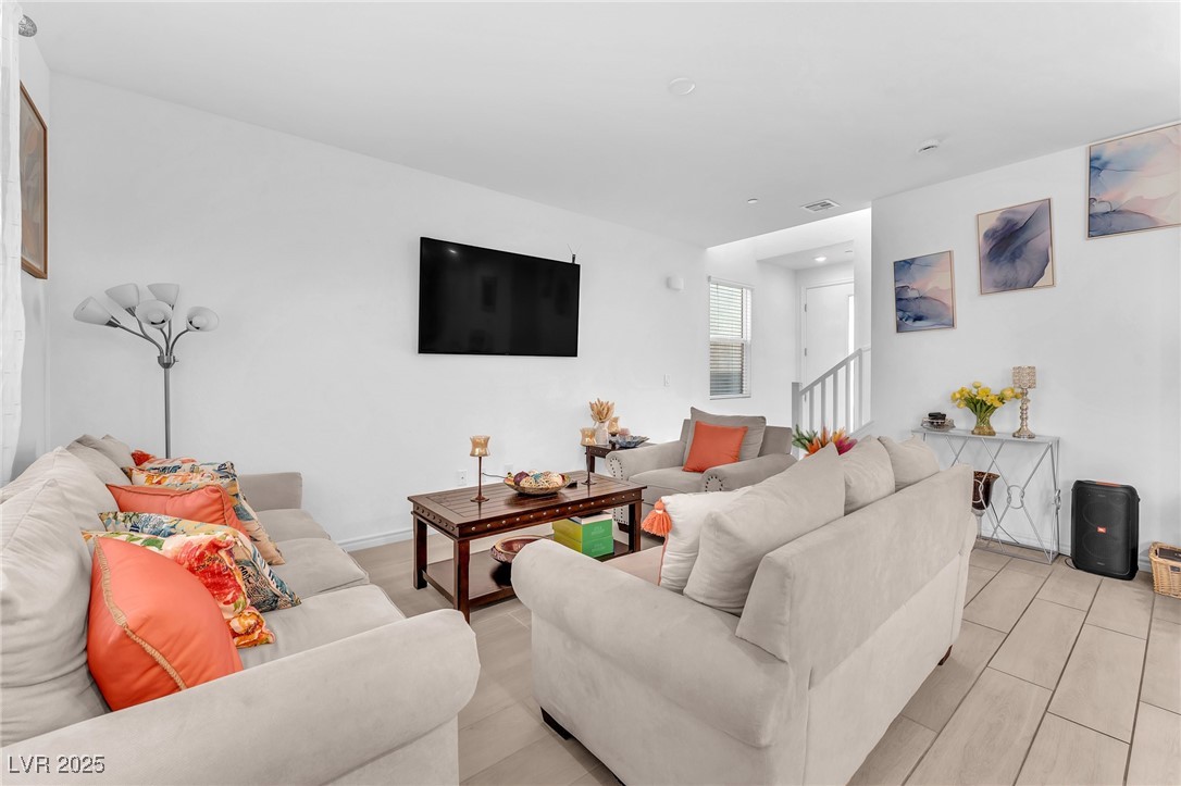 8879 Roadrunner Ravine Street Las Vegas, NV 89166 - Photo 4 of 39