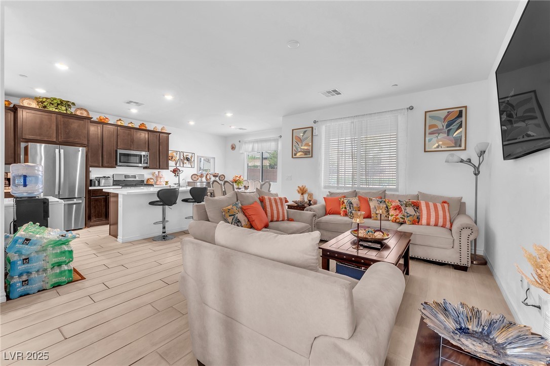 8879 Roadrunner Ravine Street Las Vegas, NV 89166 - Photo 6 of 39