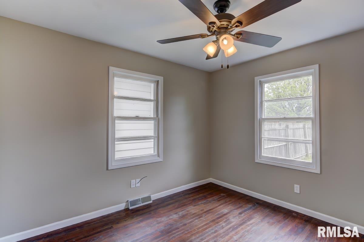 1112 North Kickapoo Street Lincoln, IL 62656 - Photo 13 of 27 Gallery Image 13