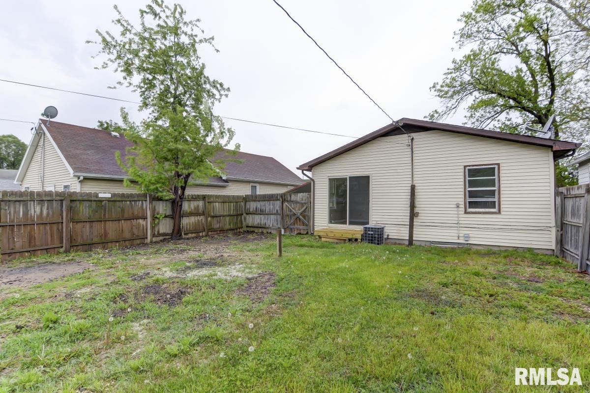 1112 North Kickapoo Street Lincoln, IL 62656 - Photo 18 of 27 Gallery Image 18