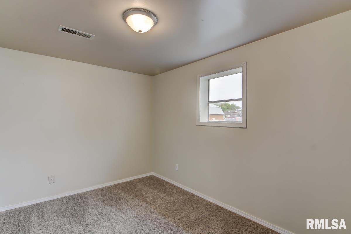 1112 North Kickapoo Street Lincoln, IL 62656 - Photo 25 of 27 Gallery Image 25
