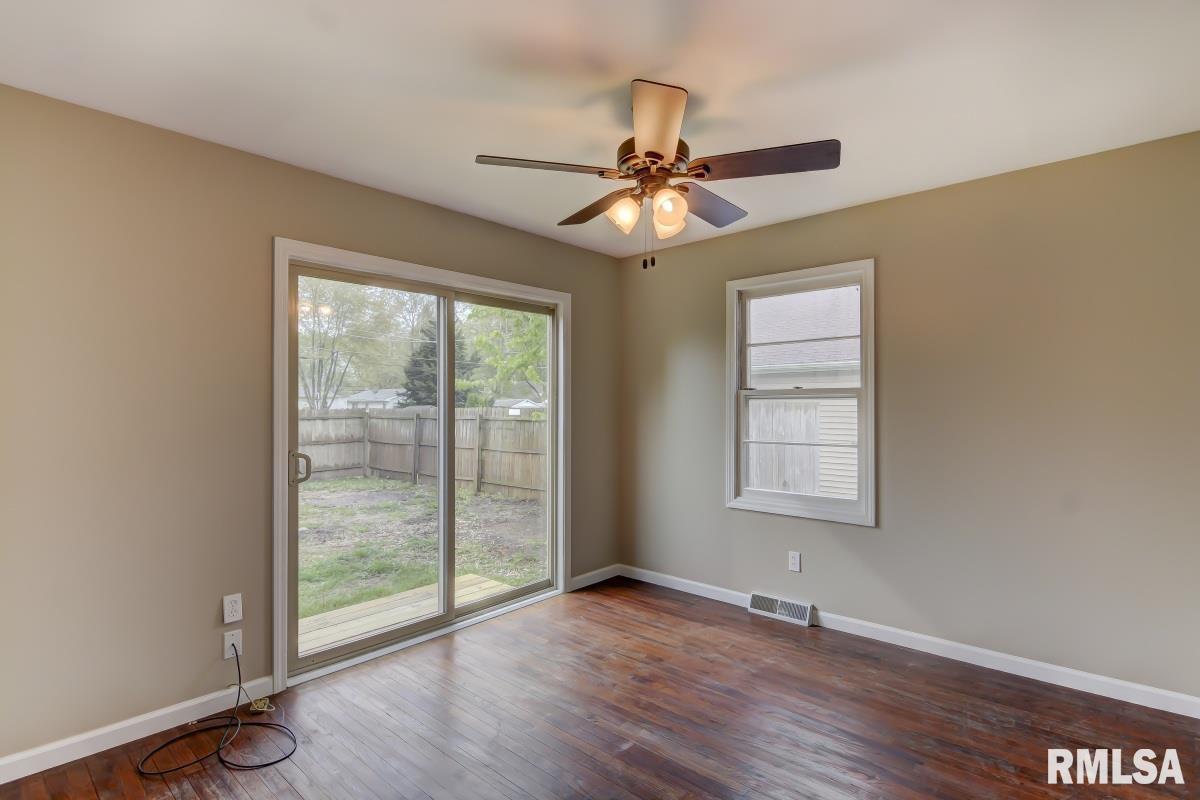 1112 North Kickapoo Street Lincoln, IL 62656 - Photo 10 of 27 Gallery Image 10