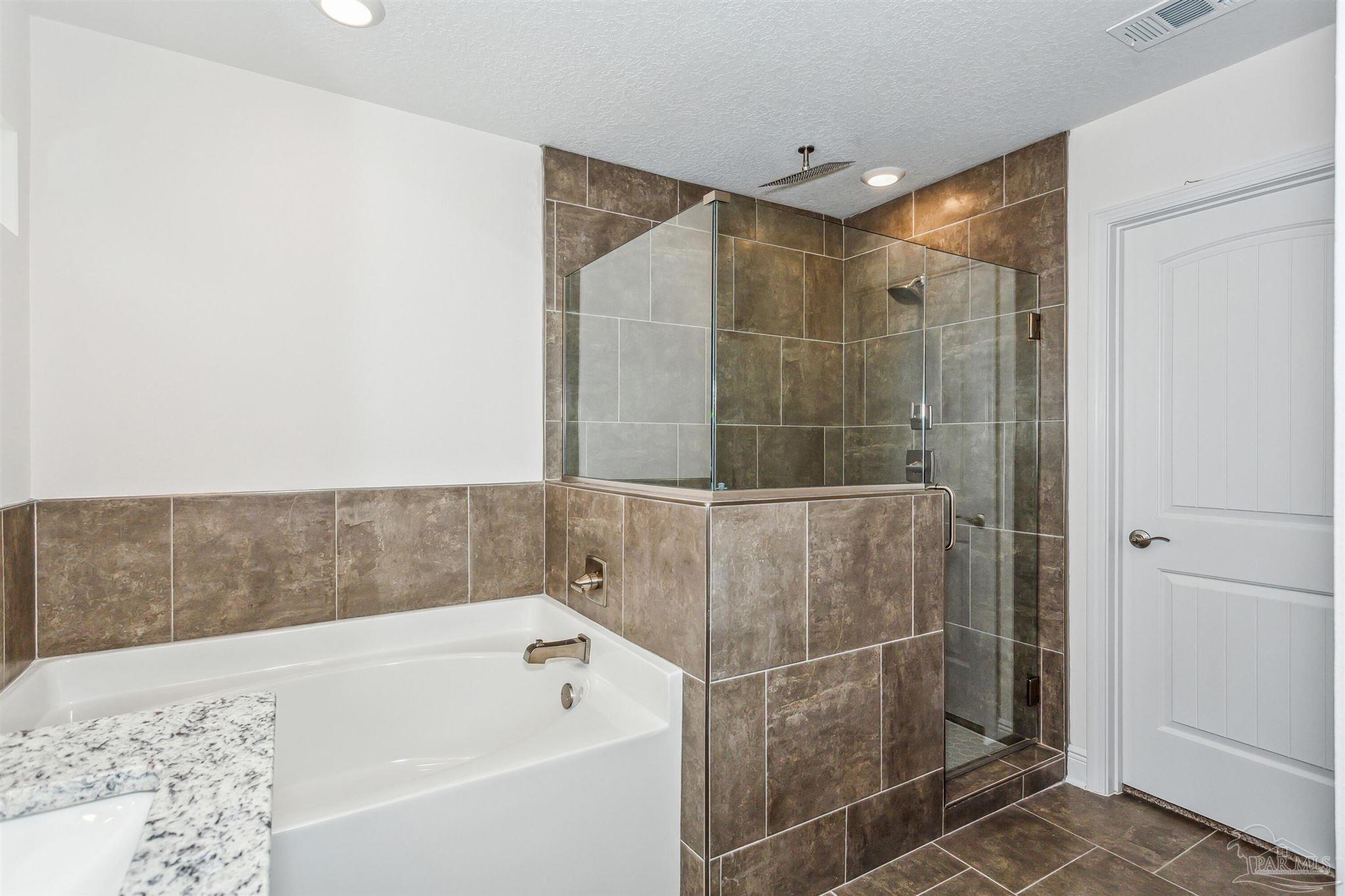 1868 Shannon Road Navarre, FL 32566 - Photo 6 of 13 Gallery Image 6