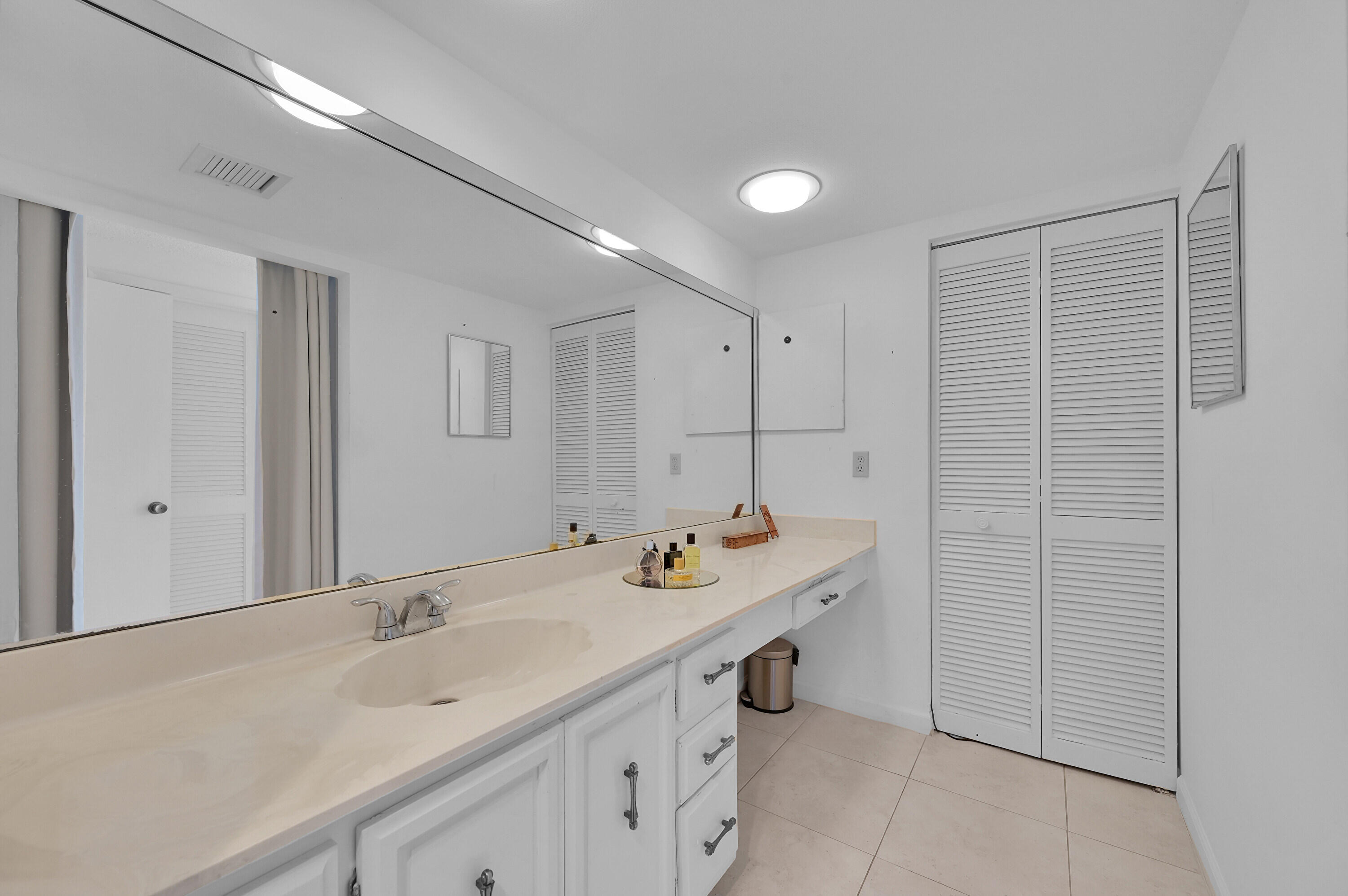 2109 Bridgewood Drive Boca Raton, FL 33434 - Photo 15 of 29 21_52481- (19)