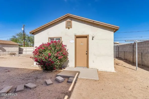 a front view of house with yard