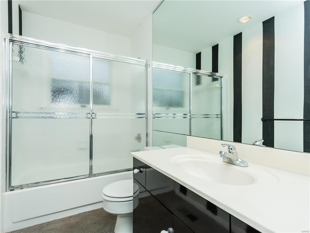 809 Somerton Ridge Drive Creve Coeur, MO 63141 - Photo 15 of 24