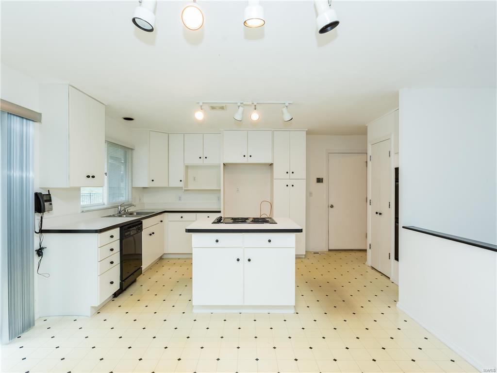 809 Somerton Ridge Drive Creve Coeur, MO 63141 - Photo 6 of 24