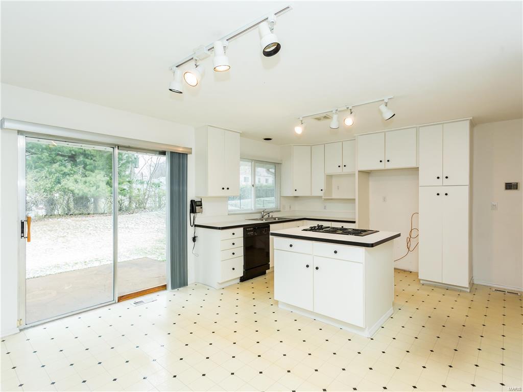 809 Somerton Ridge Drive Creve Coeur, MO 63141 - Photo 9 of 24