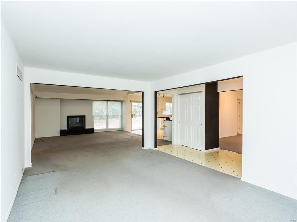 809 Somerton Ridge Drive Creve Coeur, MO 63141 - Photo 10 of 24