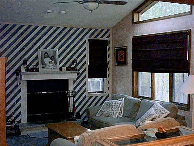 102 Ravenhill Road Tamiment, PA 18371 - Photo 4 of 8 living room